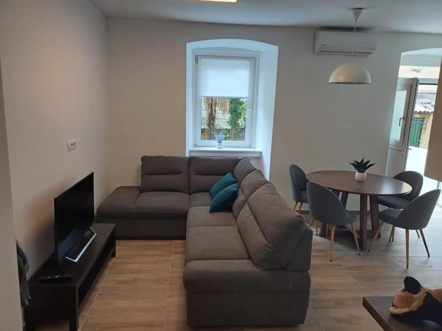 Central Vita Apartment Fiume Esterno foto