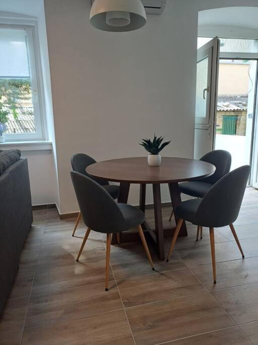 Central Vita Apartment Fiume Esterno foto